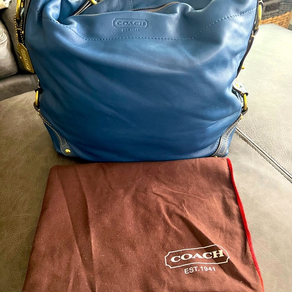 RARE! COACH LARGE BLUE LEATHER CARLY W/ COACH HEART KEY FOB EXCELLENT #10616. - Picture 9 of 13